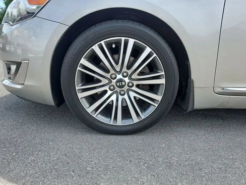 Used 2014 Kia Cadenza Premium w/ Luxury Package FWD image 10