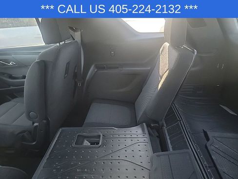 Used 2023 Chevrolet Traverse LT image 21