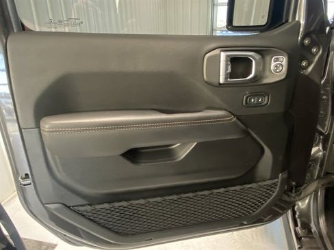 Used 2022 Jeep Wrangler Unlimited Rubicon w/ Trailer Tow Package image 8