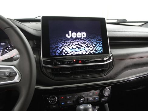 Used 2023 Jeep Compass Trailhawk image 9