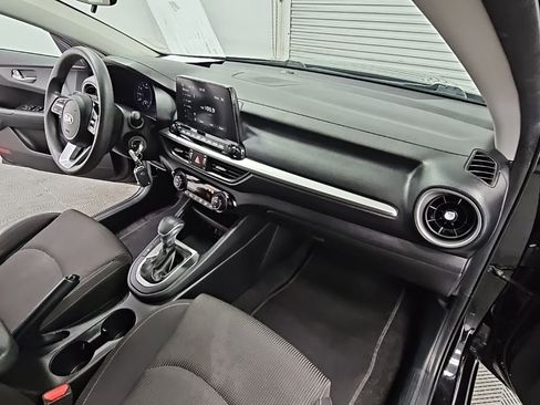 Used 2019 Kia Forte LXS image 33