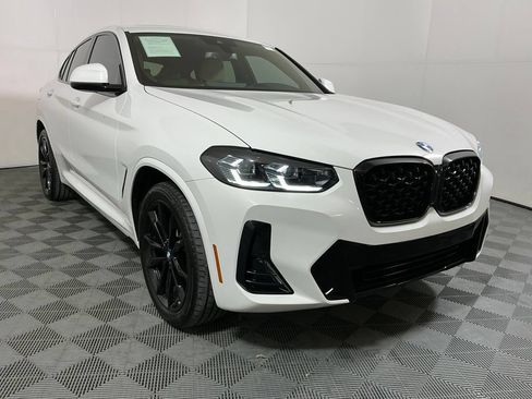 Used 2023 BMW X4 xDrive30i w/ M Sport Package AWD/4WD image 4