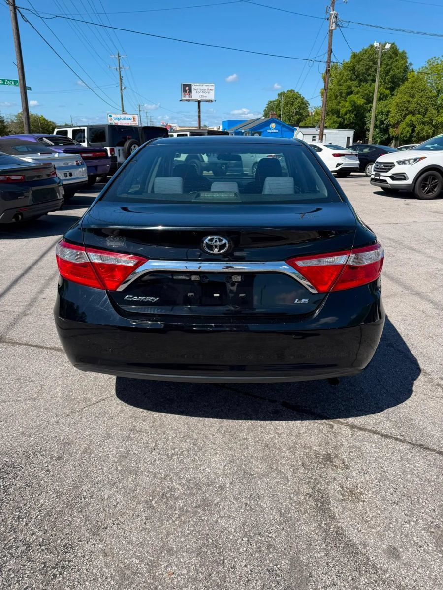 Used 2017 Toyota Camry LE FWD image 6