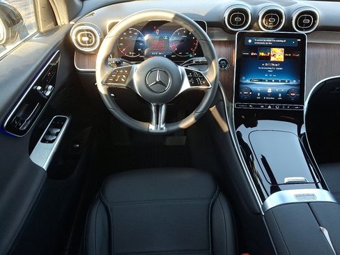 Certified 2025 Mercedes-Benz GLC 300 4MATIC image 11