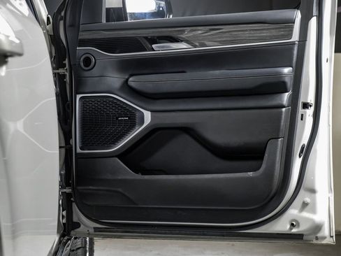 Used 2022 Jeep Wagoneer Series II image 35