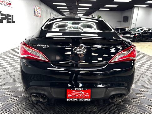 Used 2016 Hyundai Genesis 3.8 image 12