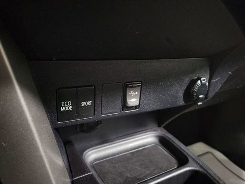 Used 2018 Toyota RAV4 LE w/ All Weather Liner Package image 16