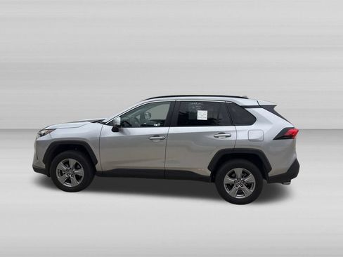 Used 2025 Toyota RAV4 XLE AWD/4WD image 7