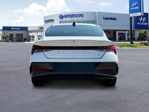 New 2025 Hyundai Elantra Limited image 6