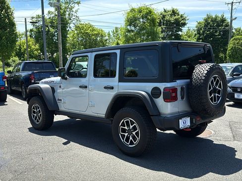 Used 2024 Jeep Wrangler Unlimited Rubicon AWD/4WD image 8