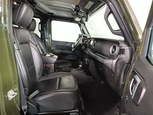 Used 2023 Jeep Wrangler Unlimited Sahara w/ Cold Weather Group AWD/4WD image 28