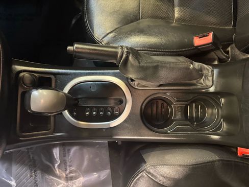 Used 2005 Ford Escape Limited image 17