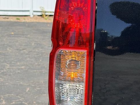 Used 2018 Nissan Frontier SV RWD image 10