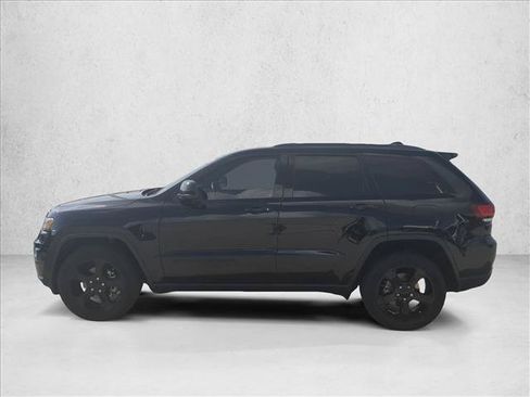 Used 2018 Jeep Grand Cherokee Laredo AWD/4WD image 9