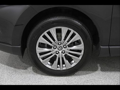Used 2022 Toyota Venza Limited AWD/4WD image 23