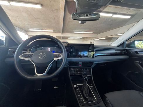 Used 2025 Volkswagen Jetta SE image 33