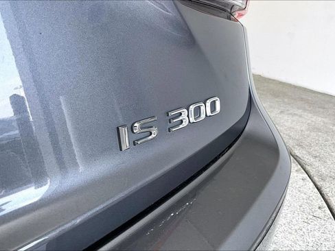 Used 2019 Lexus IS 300 F Sport w/ F Sport Package image 39