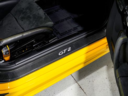 Used 2008 Porsche 911 GT2 image 20