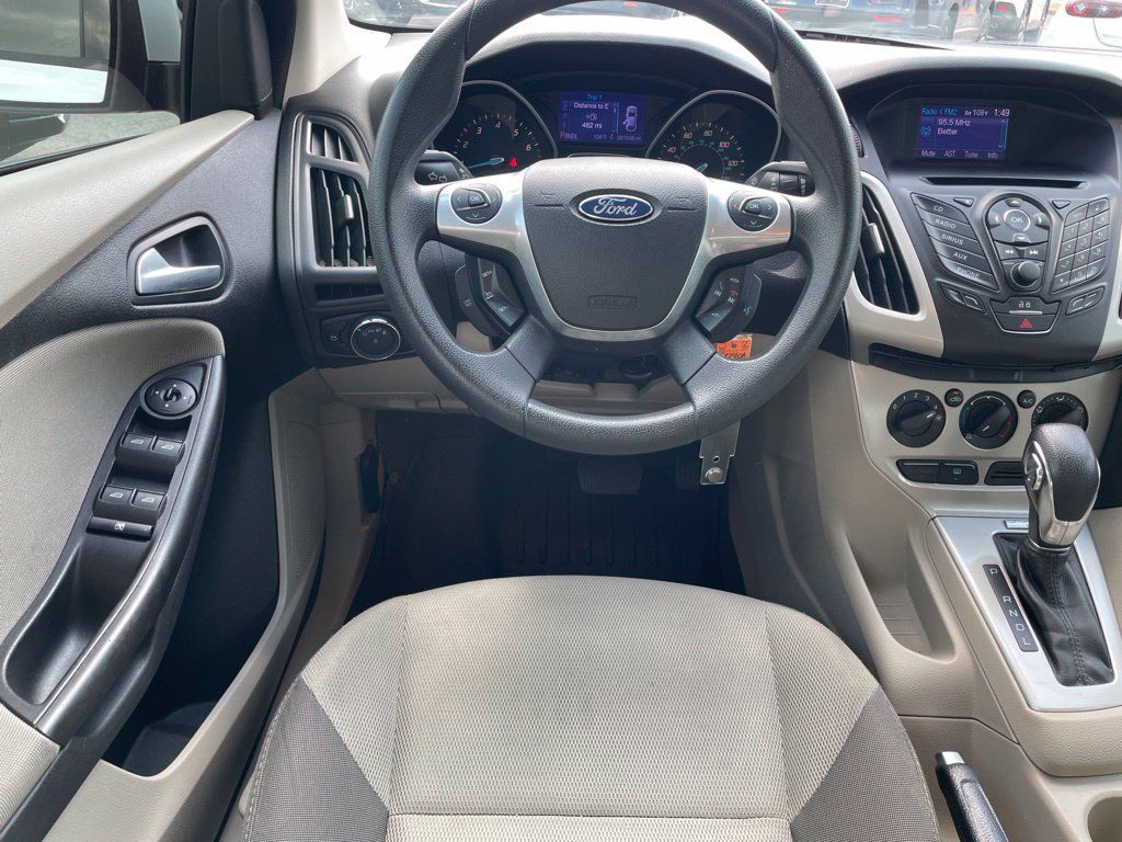 Used 2013 Ford Focus SE FWD image 19
