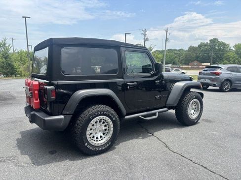 Used 2022 Jeep Wrangler Sport AWD/4WD image 8