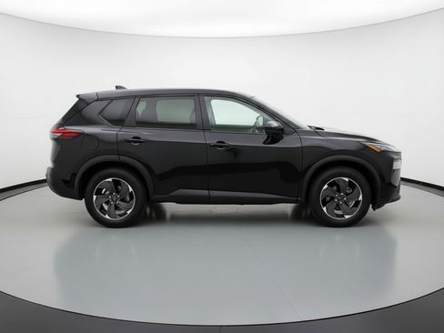 Used 2025 Nissan Rogue SV image 9
