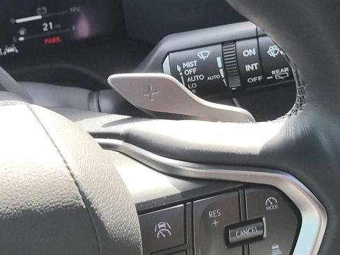 Used 2025 Lexus GX 550 w/ Accessory Package (Z1) AWD/4WD image 31