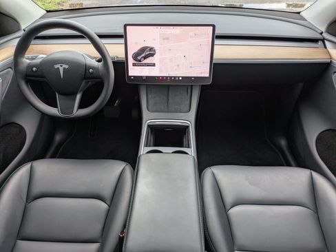 Used 2024 Tesla Model Y Long Range AWD/4WD image 13