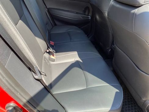 Used 2024 Toyota Corolla Cross XLE AWD/4WD image 32