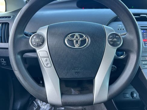 Used 2014 Toyota Prius Two image 23
