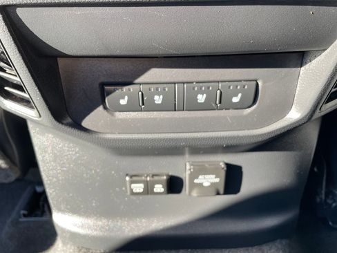 Used 2024 Toyota Tundra Platinum image 17