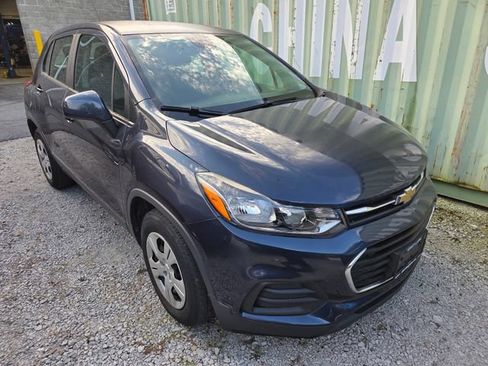 Used 2019 Chevrolet Trax LS FWD image 3