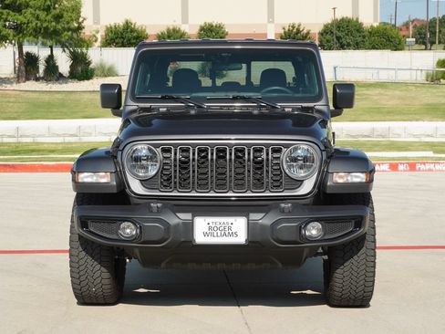 Used 2025 Jeep Gladiator Sport AWD/4WD image 7