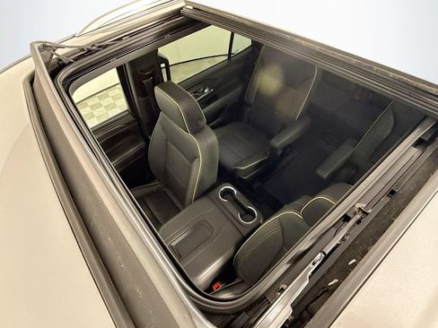 Used 2023 GMC Yukon SLT w/ SLT Premium Package RWD image 23