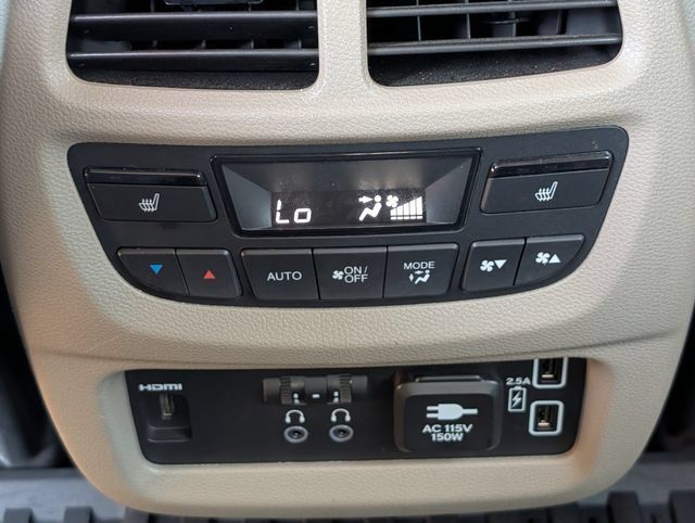 Used 2022 Honda Pilot Touring image 32