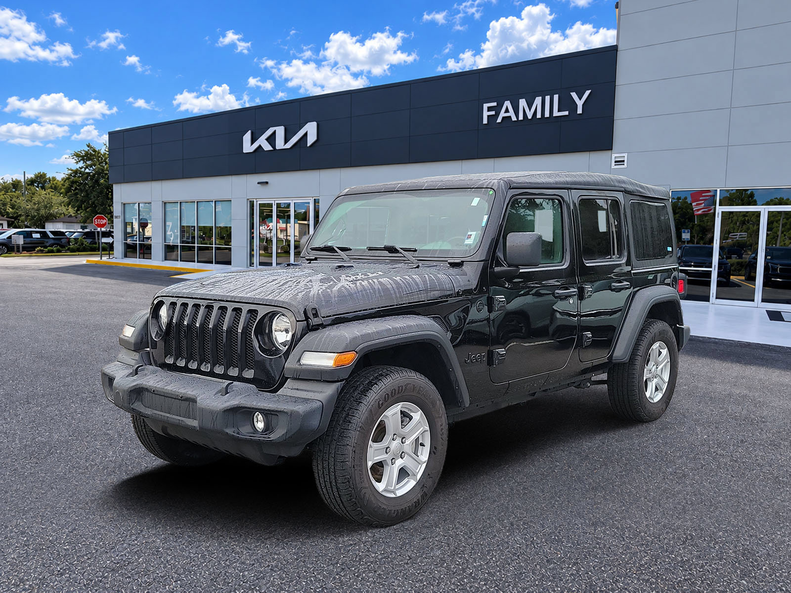 Used 2021 Jeep Wrangler Unlimited Sport AWD/4WD image 3