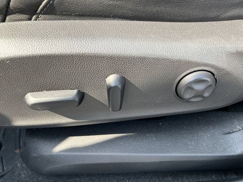 Used 2020 Buick Envision Essence AWD/4WD image 22