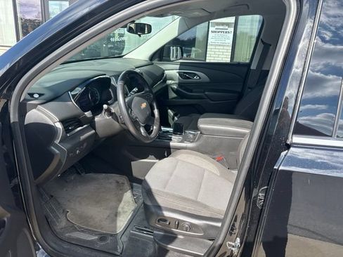 Used 2020 Chevrolet Traverse LT FWD image 11