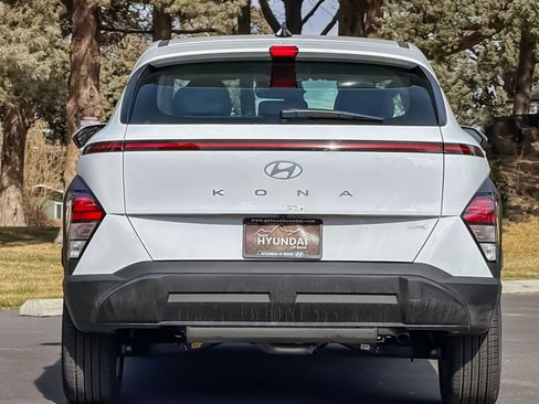 New 2026 Hyundai Kona SE image 5