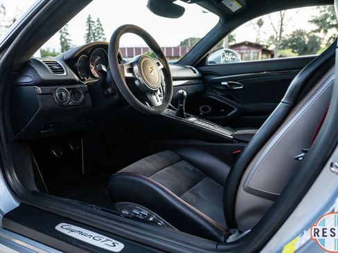 Used 2016 Porsche Cayman GTS image 8
