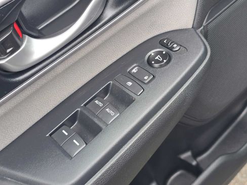 Used 2017 Honda CR-V EX image 24