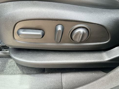 Certified 2023 GMC Terrain SLT image 12