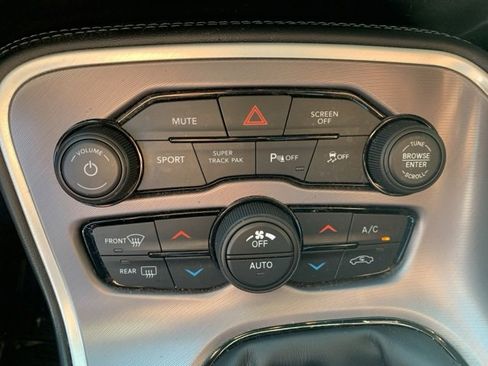 Used 2022 Dodge Challenger R/T w/ Plus Package image 28