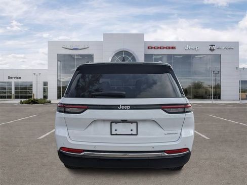 Certified 2025 Jeep Grand Cherokee Laredo X RWD image 4