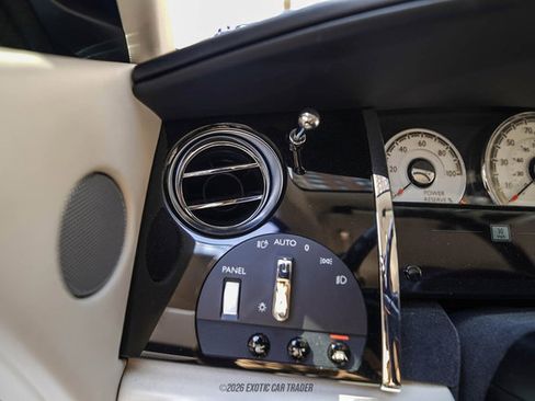 Used 2017 Rolls-Royce Wraith RWD image 26