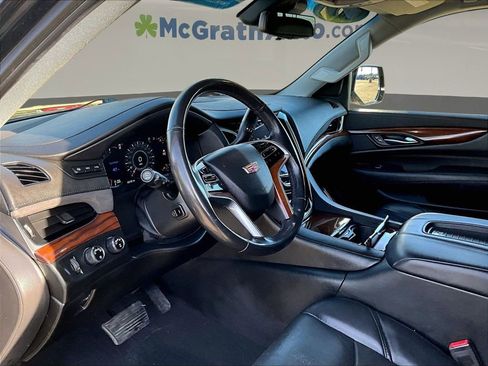 Used 2019 Cadillac Escalade Premium Luxury AWD/4WD image 15