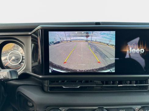 Used 2024 Jeep Wrangler Unlimited Rubicon image 23