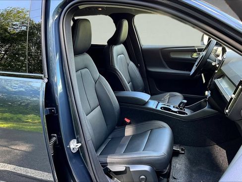 New 2026 Volvo XC40 B5 Core w/ Protection Package Premier AWD/4WD image 10