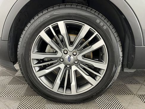 Used 2018 Ford Explorer Platinum AWD/4WD image 19