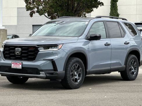 New 2025 Honda Pilot TrailSport image 8