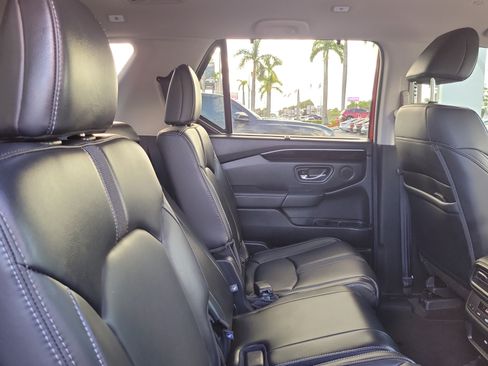 Used 2025 Honda Pilot EX-L image 15